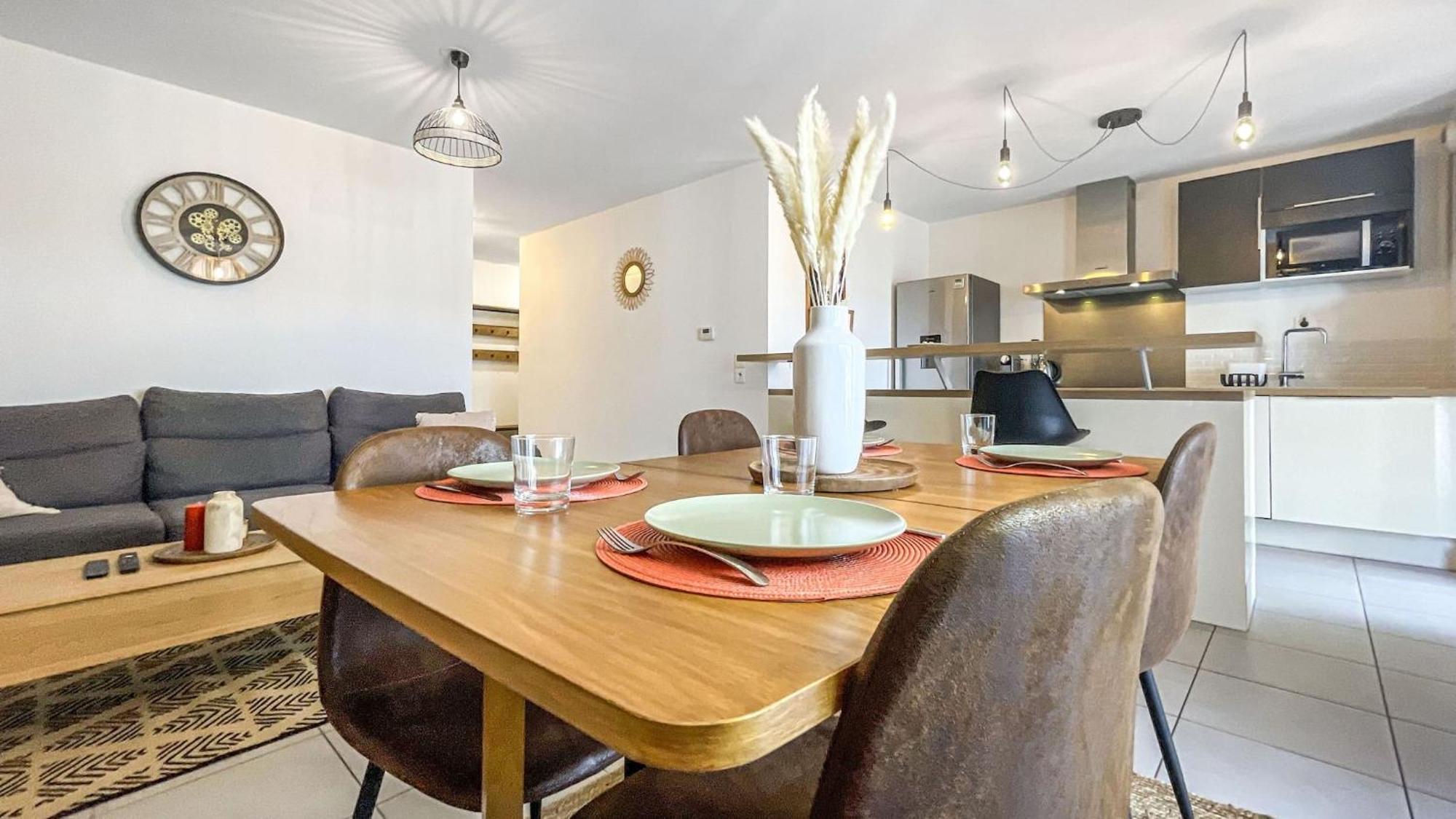 אנמסה Homey Chloe - New - Parking Gratuit - Balcon Prive - Proche Geneve מראה חיצוני תמונה