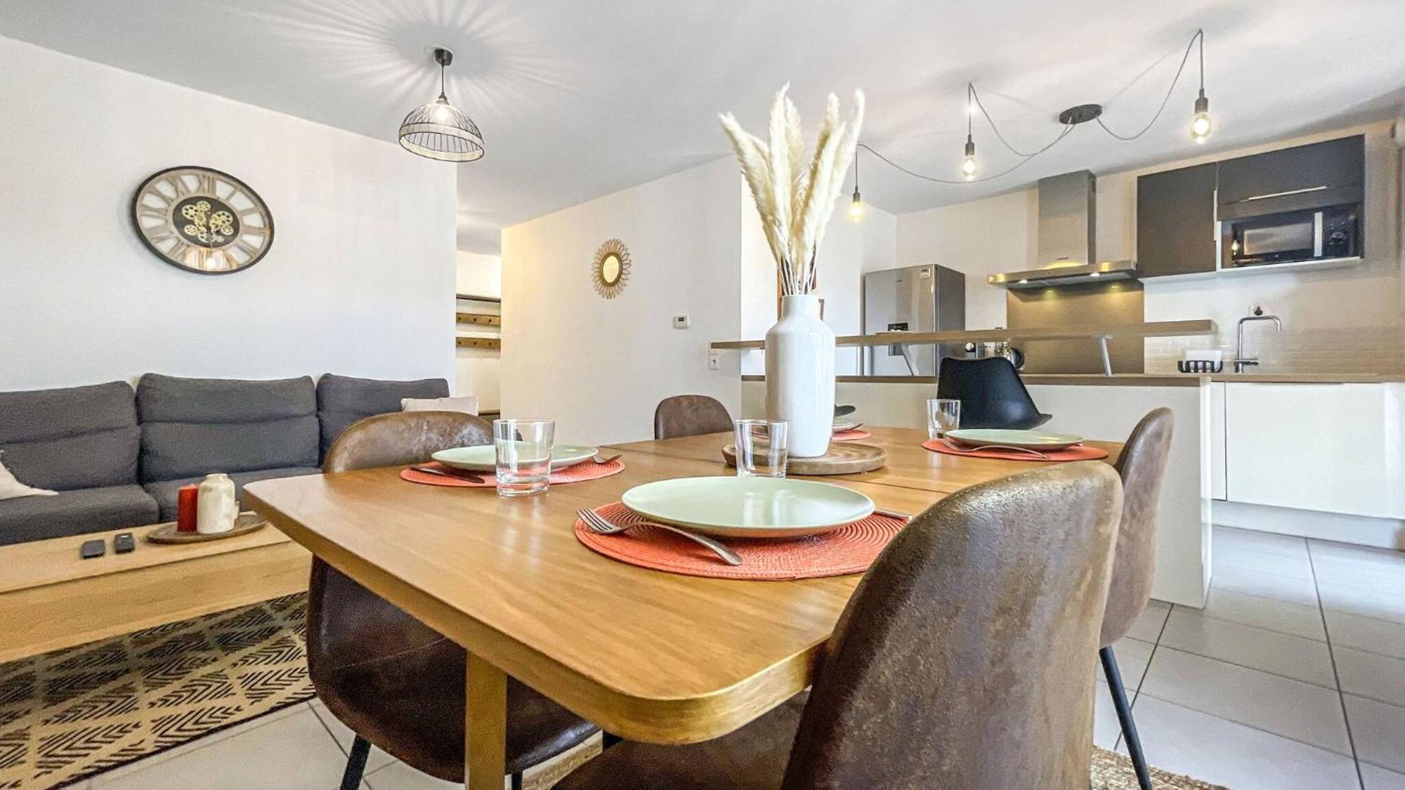 אנמסה Homey Chloe - New - Parking Gratuit - Balcon Prive - Proche Geneve מראה חיצוני תמונה
