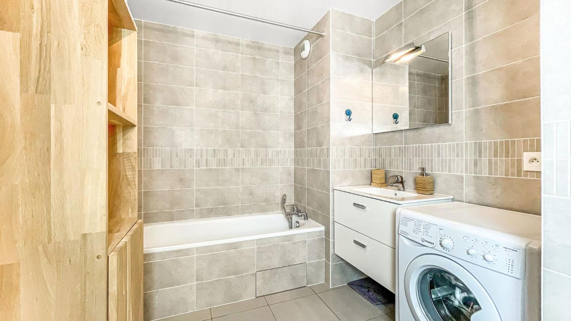 אנמסה Homey Chloe - New - Parking Gratuit - Balcon Prive - Proche Geneve מראה חיצוני תמונה
