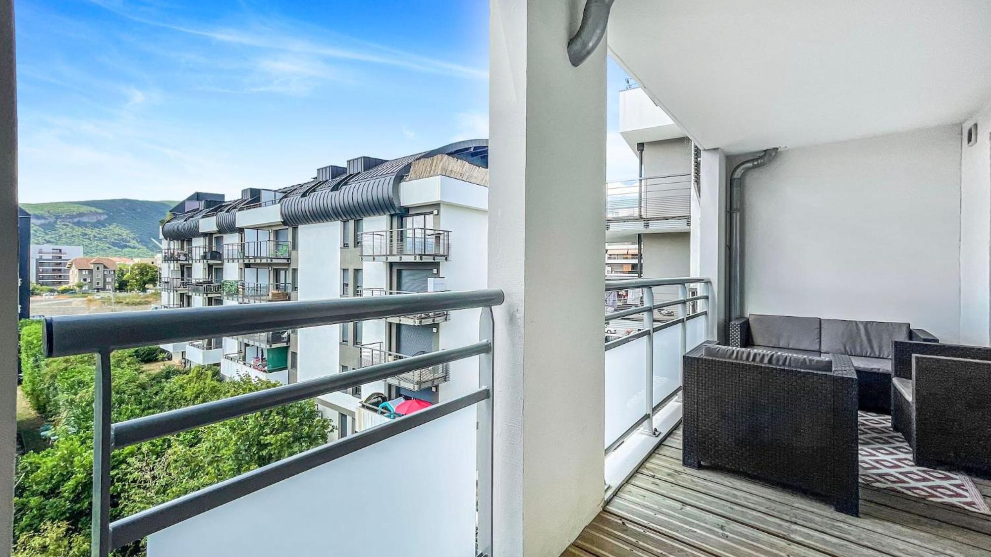 אנמסה Homey Chloe - New - Parking Gratuit - Balcon Prive - Proche Geneve מראה חיצוני תמונה