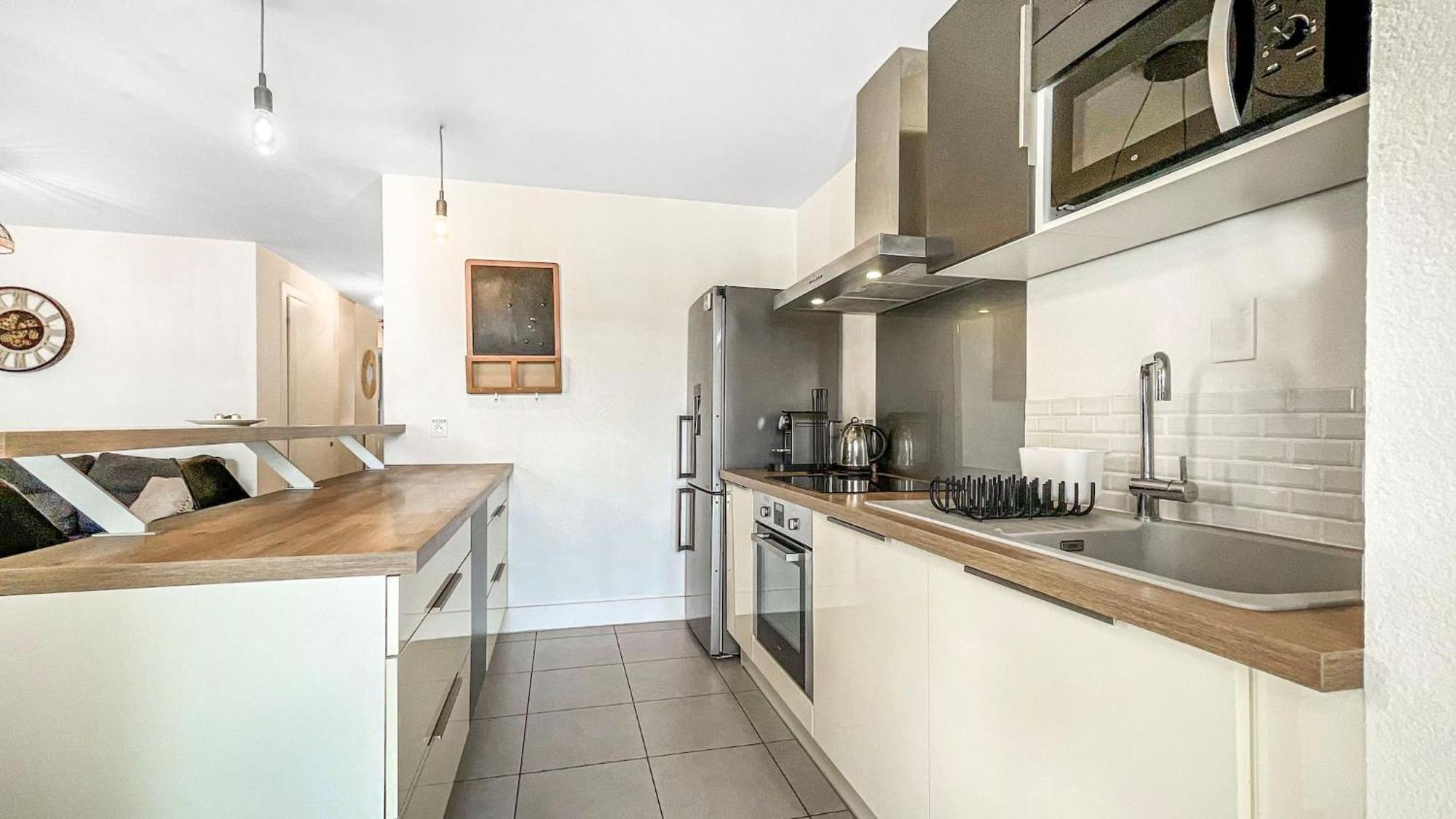 אנמסה Homey Chloe - New - Parking Gratuit - Balcon Prive - Proche Geneve מראה חיצוני תמונה